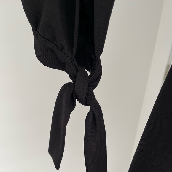 Black Wrap Collar Tie Sleeve - Picture 3 of 6